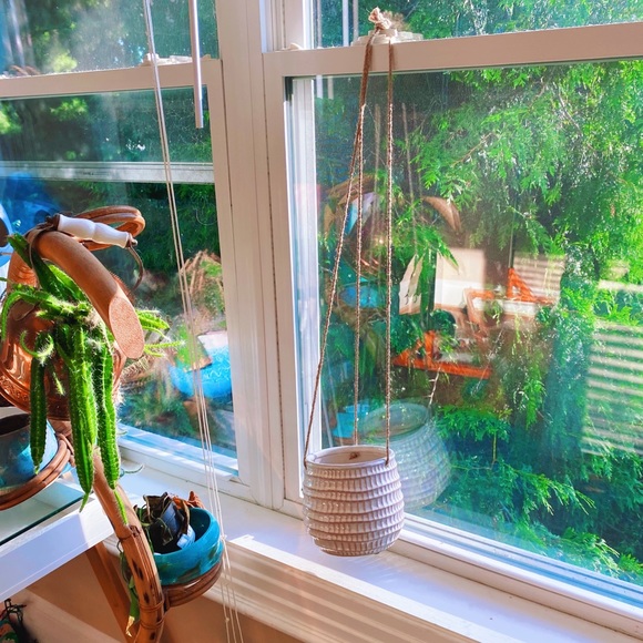 Handmade by Me White Beachy Plant Hanger 🐉🔮 - Picture 5 of 10